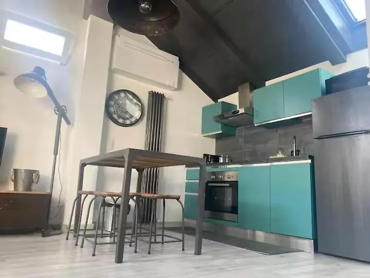 شقة Readhostprofile! Luxury Penthouse Near Duomo ميلان 0*,  إيطاليا