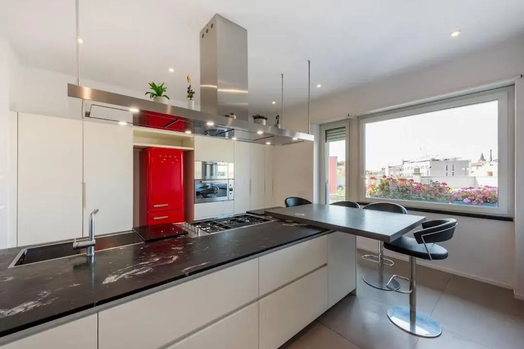 Readhostprofile! Luxury Penthouse Near Duomo Διαμέρισμα Μιλάνο