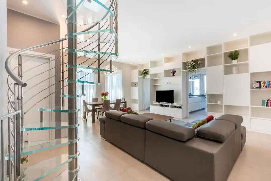 Readhostprofile! Luxury Penthouse Near Duomo Διαμέρισμα Μιλάνο Ιταλία