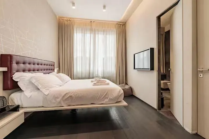 Readhostprofile! Luxury Penthouse Near Duomo Διαμέρισμα Μιλάνο 0*,  Ιταλία