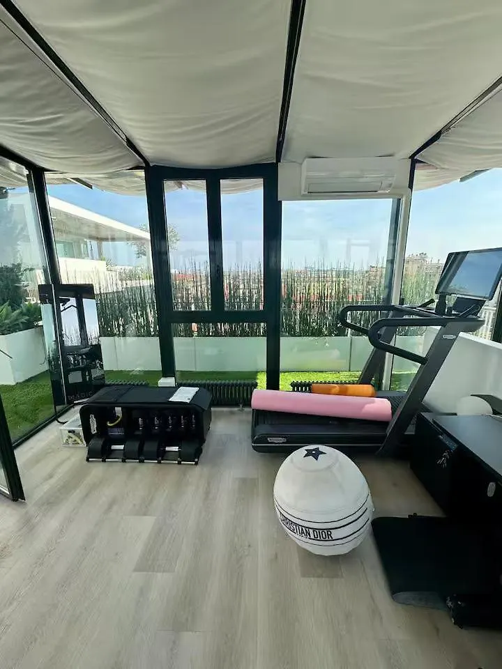 شقة Readhostprofile! Luxury Penthouse Near Duomo ميلان 0*,  إيطاليا