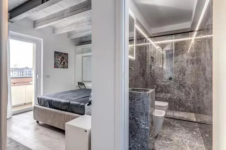 Readhostprofile! Luxury Penthouse Near Duomo Διαμέρισμα Μιλάνο