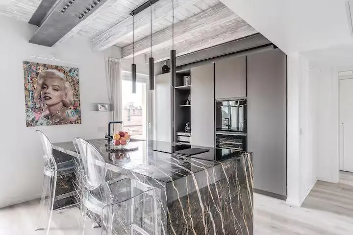 Readhostprofile! Luxury Penthouse Near Duomo Διαμέρισμα Μιλάνο