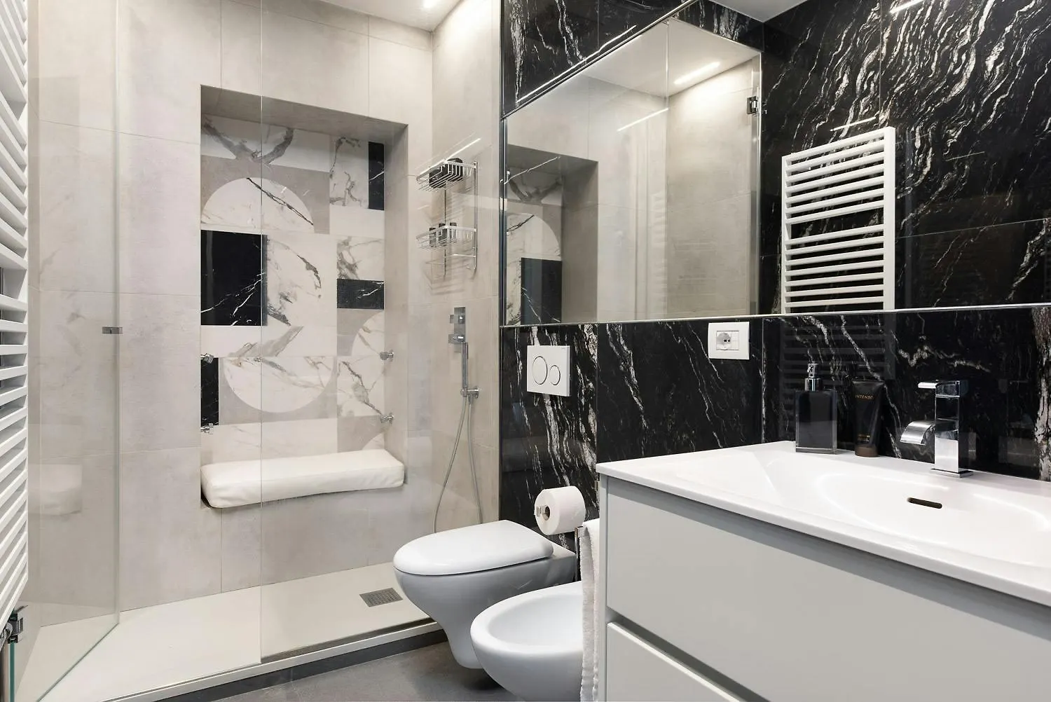 Readhostprofile! Luxury Penthouse Near Duomo Διαμέρισμα Μιλάνο 0*,  Ιταλία